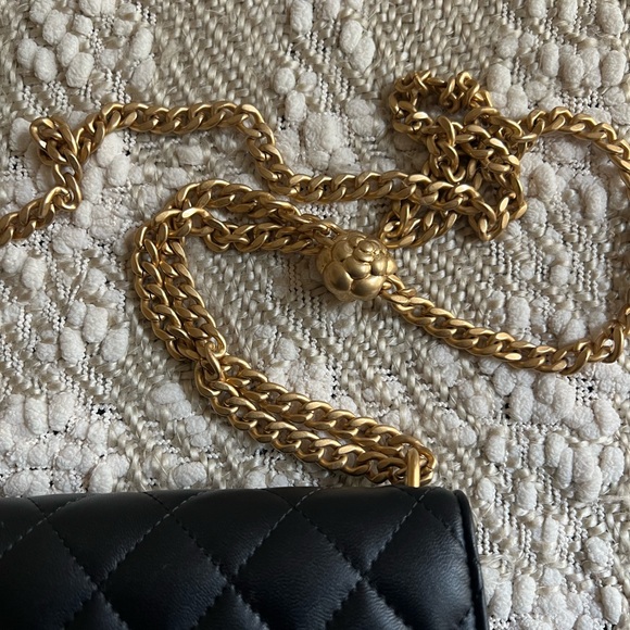 CHANEL Wallet on Chain - Picture 6 of 16